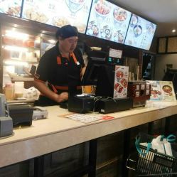 吉野家利群商厦台东三路店自助餐厅服务体验